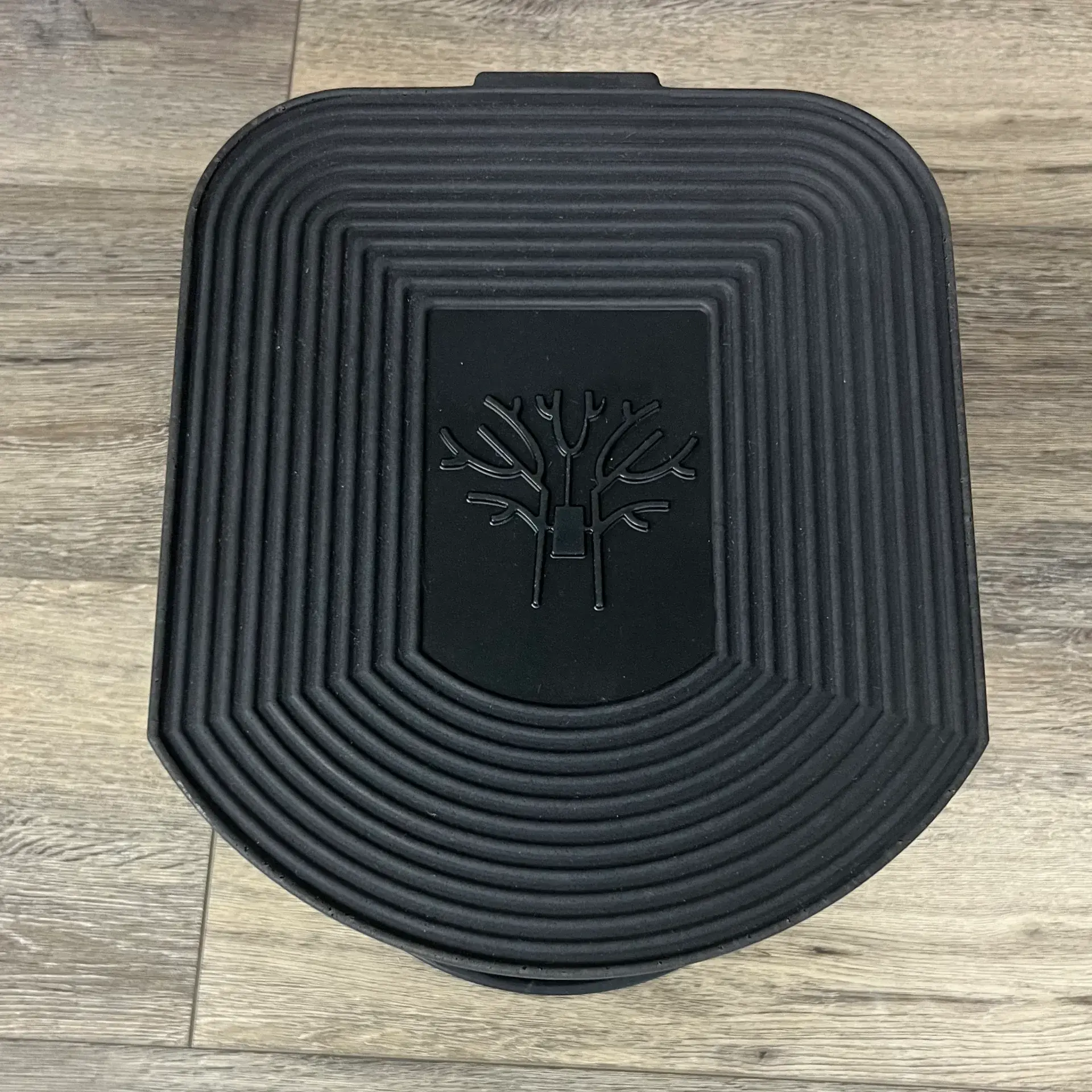 Top of blind shelf for XT Series